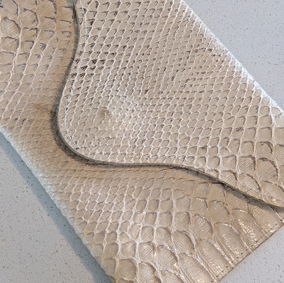 JJ Winters Miley Crossbody - Picture 3 of 6